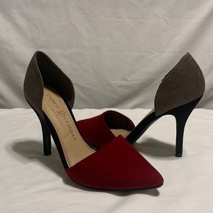 Gorgeous Chinese Laundry Heels 🩶 Two Toned gray & maroon Brand NEW